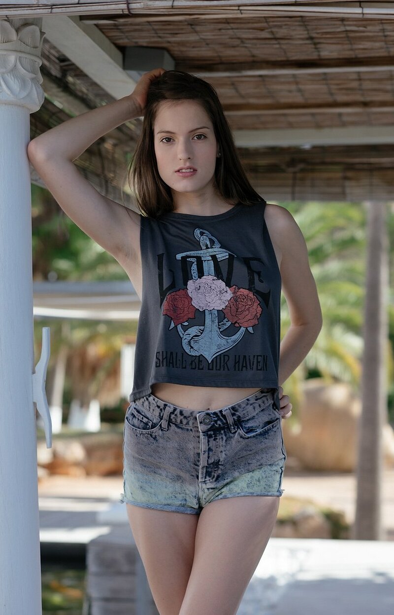 Александра, 23 года, 4 размер груди